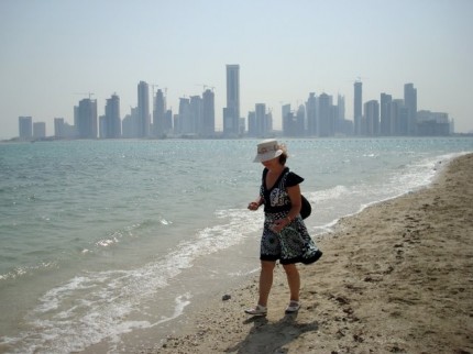 Mamka v Kataru - veřejná pláž ve West Bay